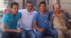 Cesc i Agüero han fet un "cameo" per a la pel·lícula "Torrente 4". (Foto: Twitter d'Agüero)
