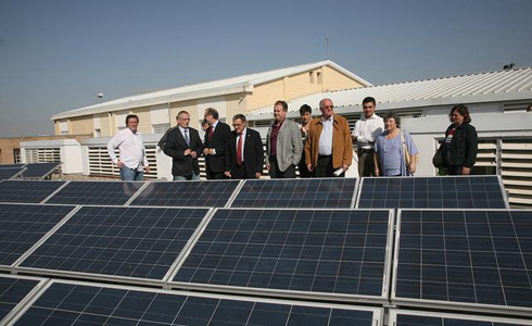 La Paeria instala placas fotovoltaicas en 4 centros escolares
