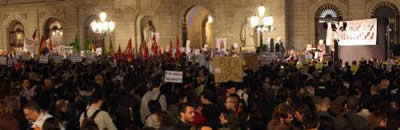 Aspecte que presentava la plaça de Sant Jaume durant la concentració (Foto: ACN)