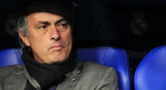 Mourinho ha adoptat un paper de víctima en els últims dies i ja té el que volia. (Foto: Reuters)