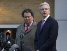 Assange compareix de nou davant el jutge que ha de decidir si l'extradeix a Suècia