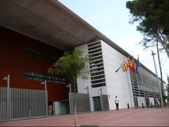 L'edifici dels jutjats , situat al passeig d'Horta, acollirà la nova antena de telefonia mòbil. Foto:J.A