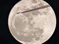 Lluna plena amb avió (La teva superlluna)