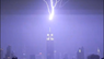 Tres llamps colpegen l'Empire State de Nova York