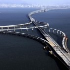 El Partit Comunista de la Xina celebra els noranta anys inaugurant el pont més llarg del món