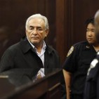 El jutge retira els càrrecs contra Strauss-Kahn