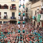Els Castellers de Vilafranca descarreguen la segona torre de vuit de la història