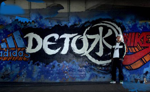 Grafiti del desafiament 'Detox' de Greenpeace