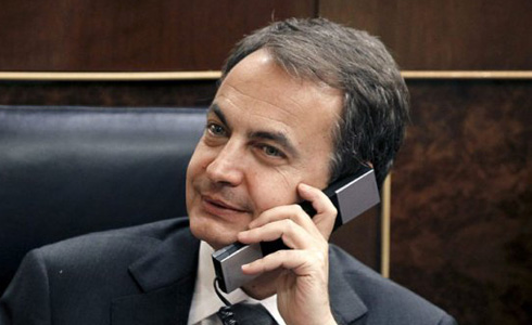 Zapatero respon al telèfon9