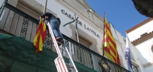 El govern espanyol portarà a la justícia Sant Pol de Mar per 'ultratge a la bandera'
