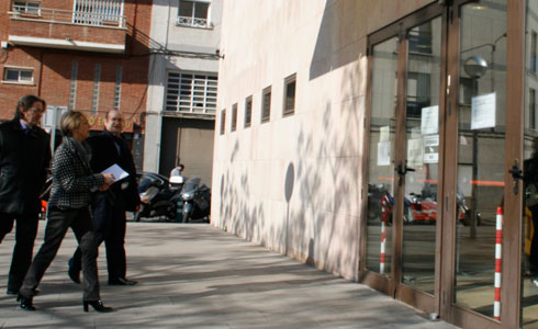 Carles Ruiz, alcalde de Viladecans, entrant en el jutjat