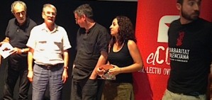Els músics valencians premien VilaWeb per la difusió que fa de la música del país