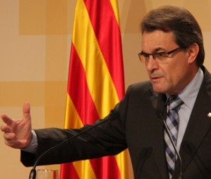 Espanya amenaça d'intervenir Catalunya