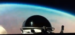 Vídeo: El salt estratosfèric vist des del casc de Baumgartner