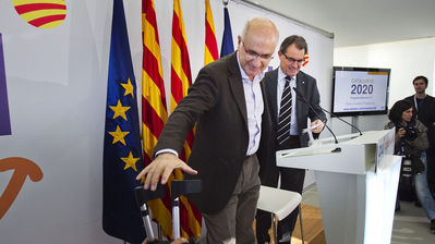 UN PROGRAMA BASAT EN L'ESTAT PROPI Artur Mas i Josep A. Duran i Lleida van presentar fa una setmana el programa electoral de CiU a les eleccions catalanes. Tot i les desavinences posteriors, Mas considera que cal fixar-se en "el que està escrit" i evita entrar en disputa públicament amb el seu soci de federació. 