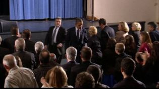 Obama ret homenatge a Newtown a les víctimes del tiroteig en què van morir 20 nens 