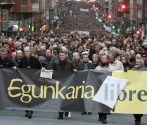 Egunkaria: deu anys de la infame mordassa
