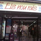 Primer 'cash mob' del Baix Llobregat, a favor de la llibreria Els nou rals de Viladecans