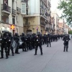 Desplegament brutal dels mossos per una manifestació a Gràcia