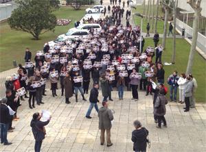 Manifestació a l'edifici de TV3, a Sant Joan d'Espí. · 
