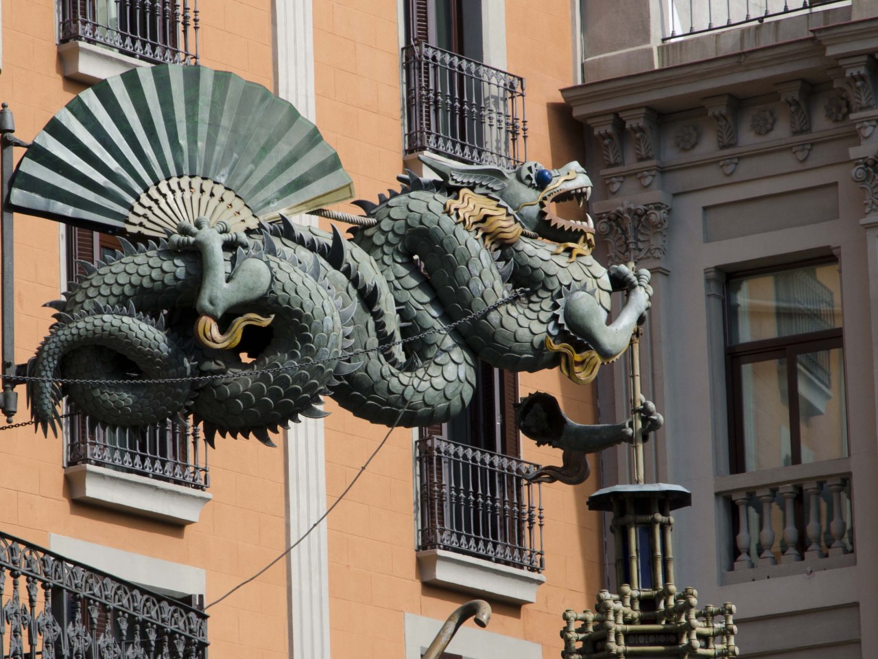 barcelona-dragon