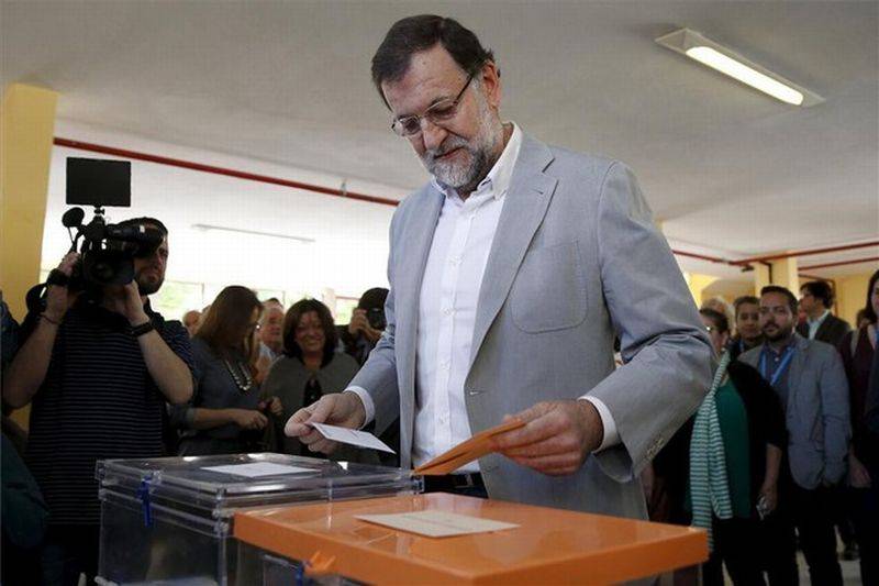 Rajoy diu que "cal votar" i espera que la jornada es desenvolupi "sense cap problema"