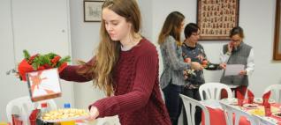 La comunitat de Sant Egidi de Manresa convida més de 550 persones al dinar de Nadal 