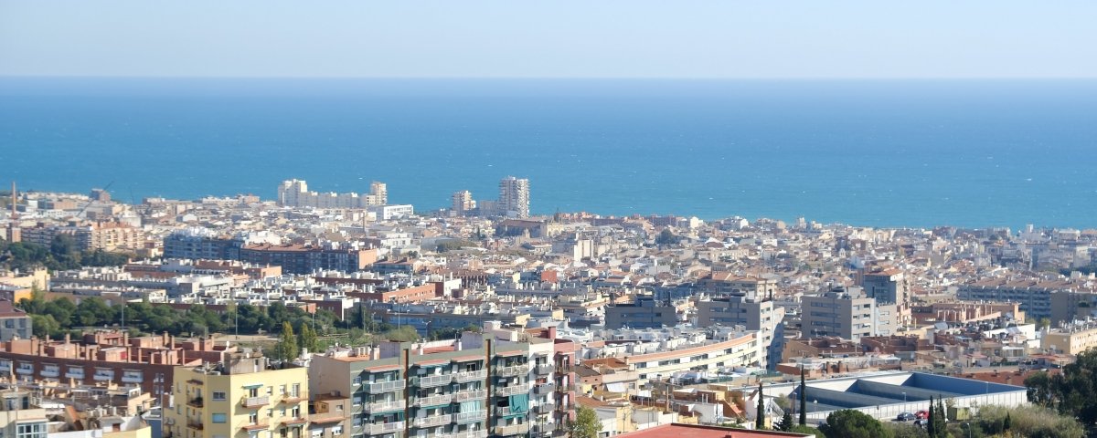 Vista de Mataró, on proliferen els pisos buits i es multipliquen les ocupacions. Foto. R. G. 