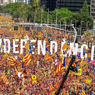 ⬛⬜ Falten poques hores per una nova Diada en què els carrers tornaran a ser protagonistes. Som més de 400.000 inscrits a la Diada #ObjectiuIndependència i estem a punt per fer-nos sentir. 👉La societat civil hem de tornar a posar al centre l'objectiu! Perseverem fins a l'#ObjectiuIndependència. Avisem l'Estat que no ens aturarem. Instem els partits a teixir una estratègia unitària per culminar el camí.🤝 Demà, tothom a Barcelona! Som-hi!