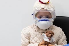 La terapia de protones que 'borró' el tumor cerebral de Ahinara en plena pandemia de Covid