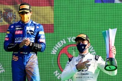 Sainz, en el podio de Monza.