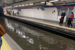La estación de Noviciado, inundada.