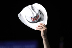 Un sombrero de 'cowboy' para apoyar a Trump en Miami.