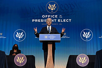 El candidato electo, futuro presidente de Estados Unidos, Joe Biden, y su mano derecha, Kamala Harris, ayer en Delaware.