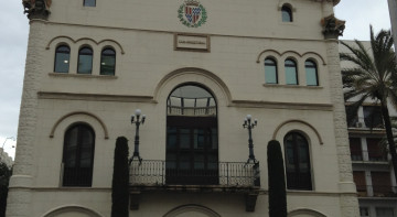 Façana de l'Ajuntament de Badalona
