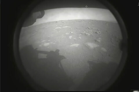 El 'rover' Perseverance aterriza con éxito en Marte y envía sus primeras imagenes
