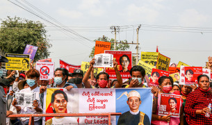 EuropaPress 3570128 18 february 2021 myanmar mandalay protesters hold placards and banners of