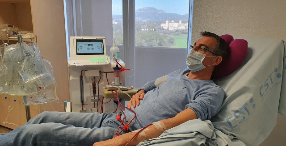 EuropaPress 3577011 paciente sometiendose hemodialisis cst terrassa