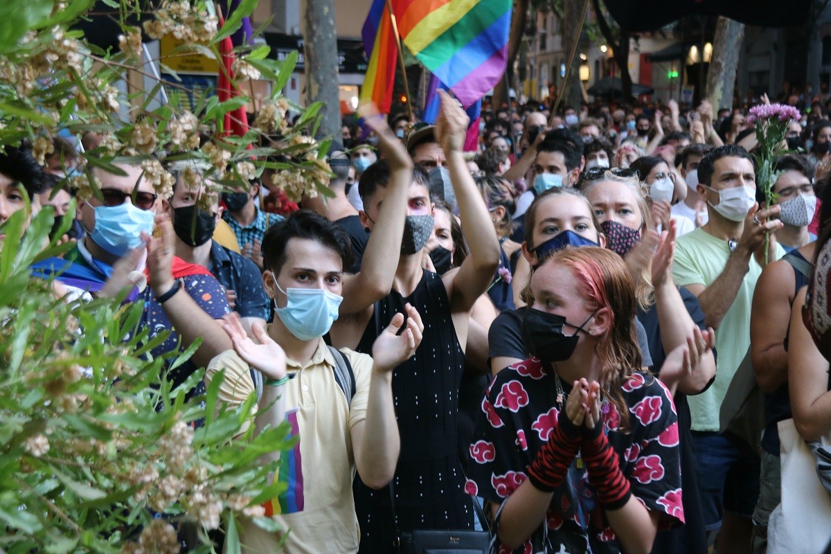 Imatge de la concentració a Barcelona per l'assassinat homòfob del Samuel.