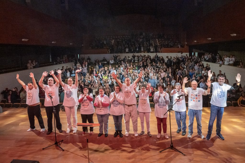 <strong>La Fundació Aspros reuneix més de 700 lleidatans i lleidatanes a l’Auditori Enric Granados en l’acte final de la celebració del seu 60è aniversari</strong>