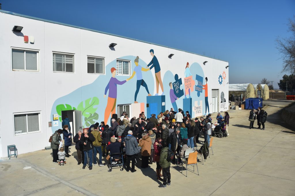 <strong>La Fundació Aspros inaugura el seu primer mural solidari, obra de l’artista lleidatana Txus Montejano</strong>