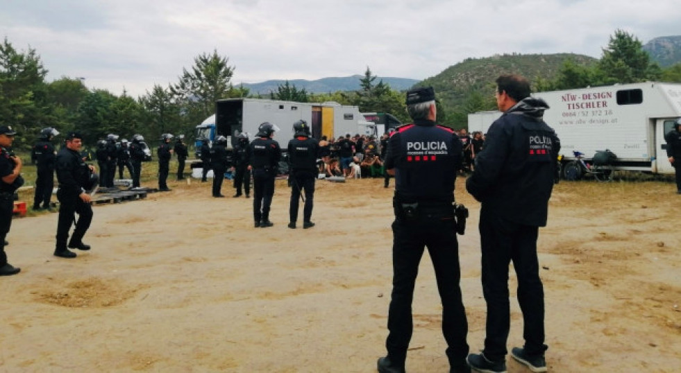 Desallotjada sense incidents la festa il·legal activa des de diumenge a Ivars de Noguera (Lleida)