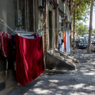 Així és la vida a Sant Roc: un barri abandonat i assenyalat per les violacions a menors