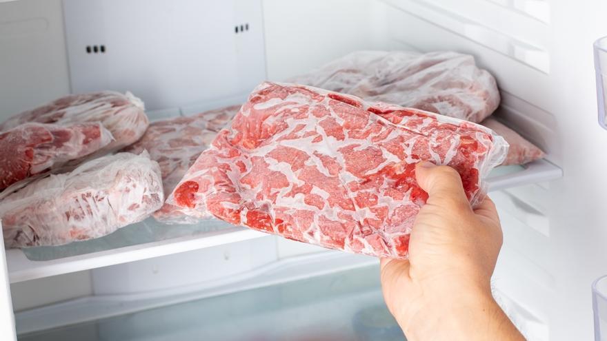 Què passa si congeles la carn el mateix dia en què caduca?