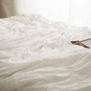 Els vuit trucs per a tenir un llit més fresc i dormir millor