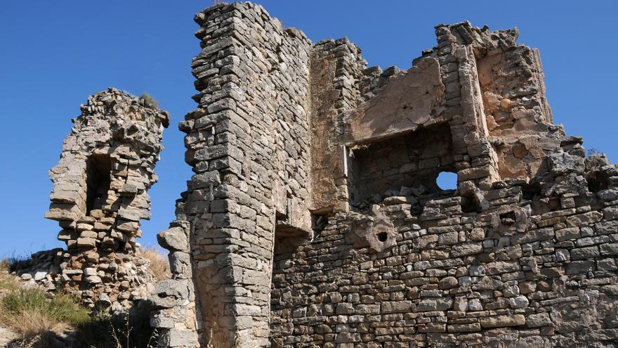 L’Ajuntament de Calonge de Segarra ja és propietari de la finca del castell