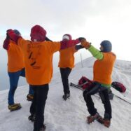 Quatre lleidatans ballen la sardana a més altura del món al cim de l’Ararat, a 5.137 metres
