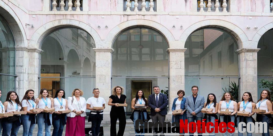 alt - Triomf gloriós: CPA Olot i CPA Girona, figures destacades en una recepció històrica a la Diputació